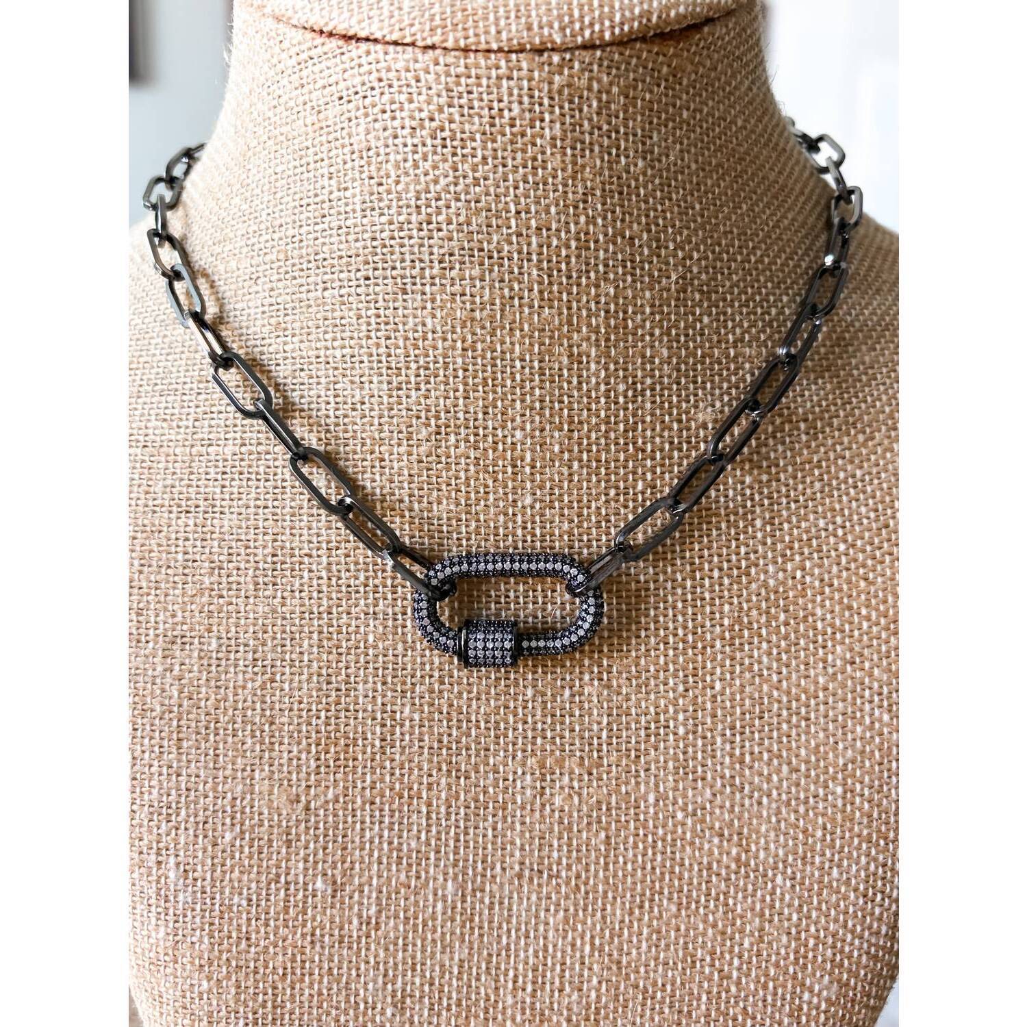 New White Label Women's Magnetic Chain Necklace In Titanium